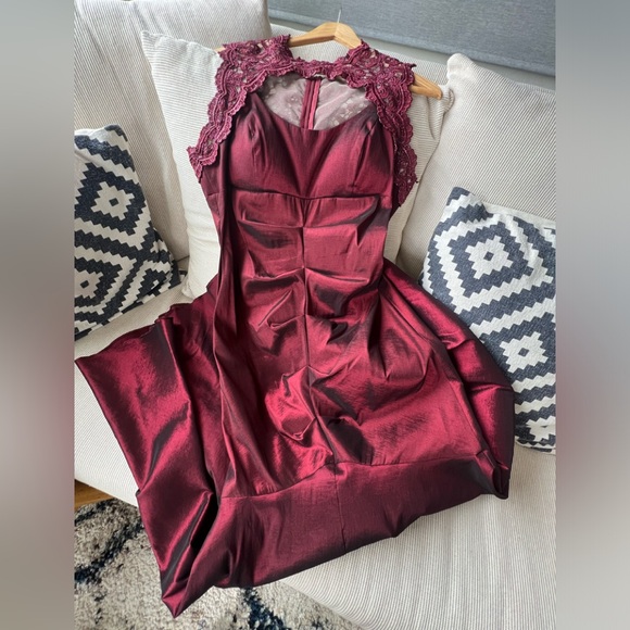 Xscape  Sleeveless Stretch Taffeta Dress with Sparkly Lace - Picture 4 of 12